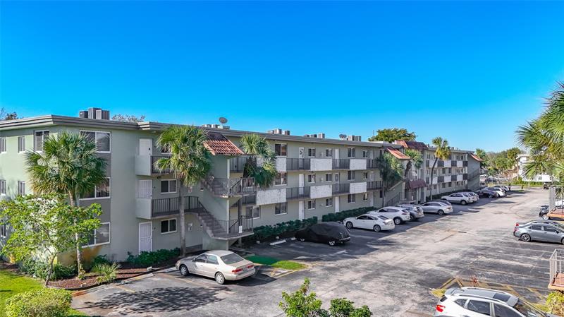 5935 Del Lago Circle Sunrise FL 33313