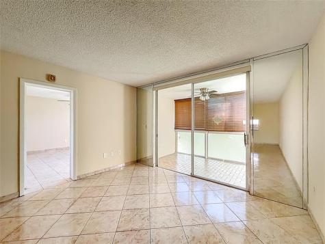 5935 Del Lago Circle Sunrise FL 33313