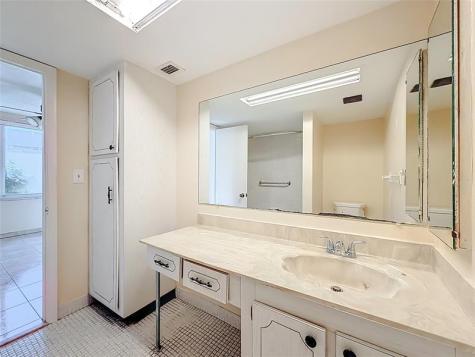5935 Del Lago Circle Sunrise FL 33313