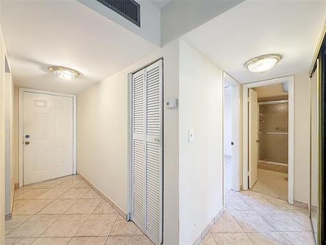 5935 Del Lago Circle Sunrise FL 33313