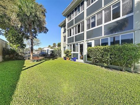 5935 Del Lago Circle Sunrise FL 33313