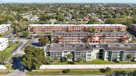 5935 Del Lago Circle Sunrise FL 33313