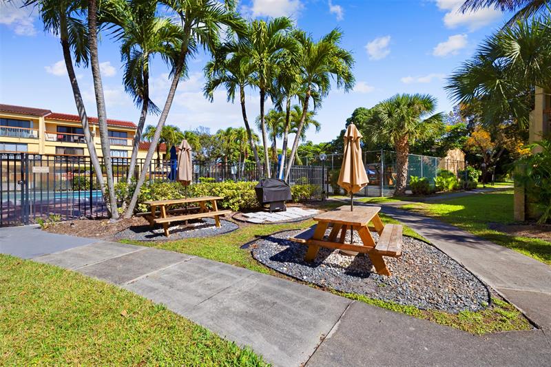 7734 Balboa Street Sunrise FL 33351