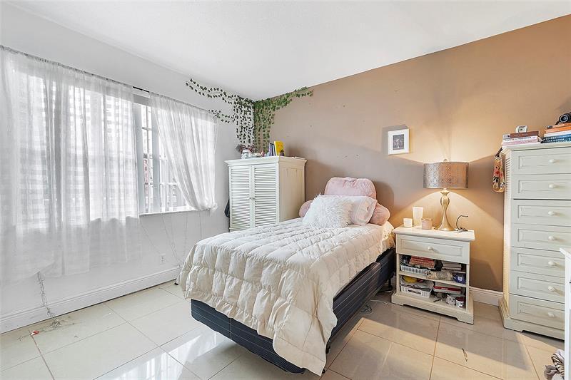 2050 NE 39th Street Lighthouse Point FL 33064