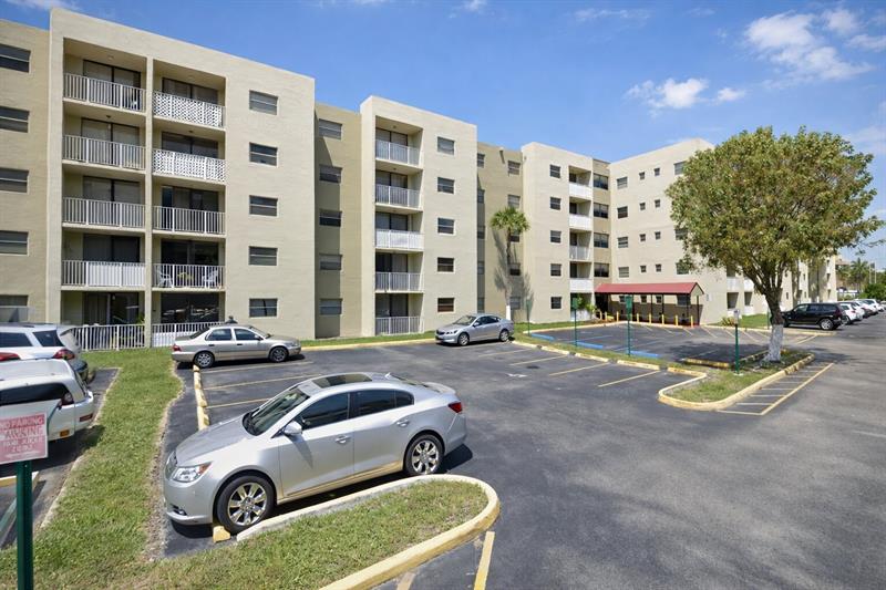 8185 NW 7th Street Miami FL 33126