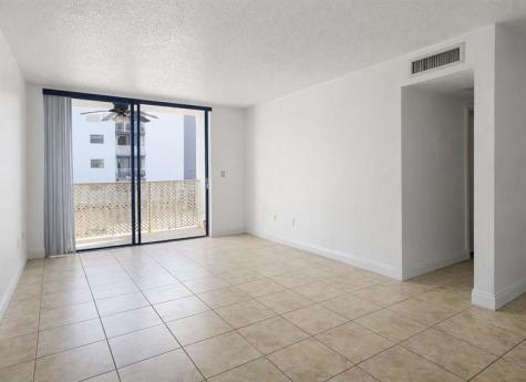 8185 NW 7th Street Miami FL 33126