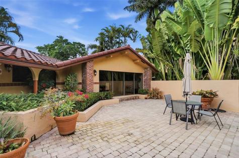 261 NE 16th Place Fort Lauderdale FL 33305