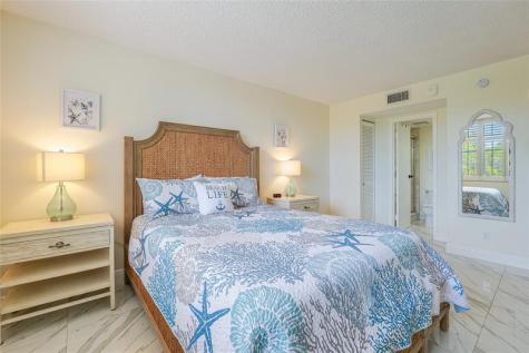4899 NW 26th Court Lauderdale Lakes FL 33313