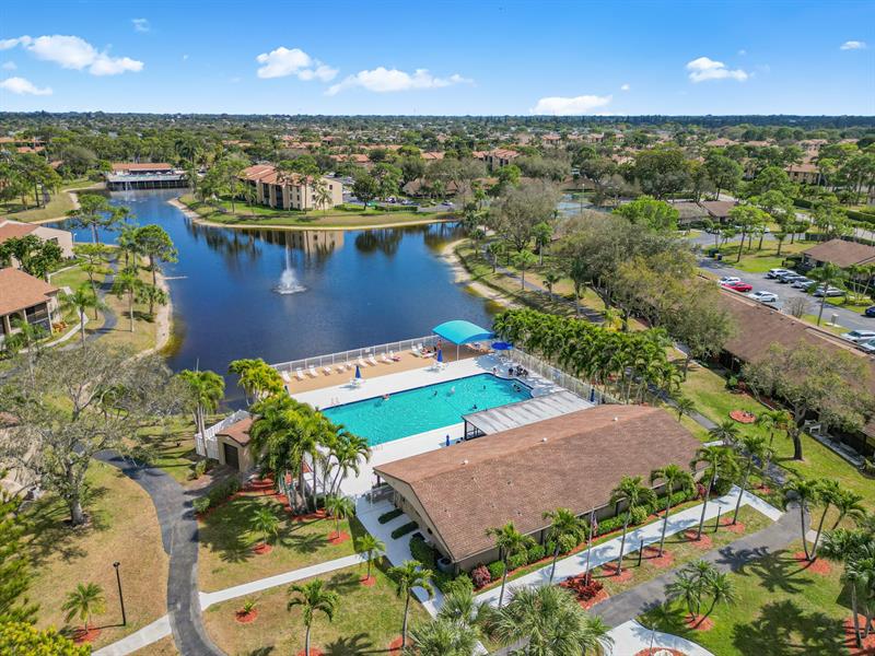 526 Shady Pine Way Greenacres FL 33415