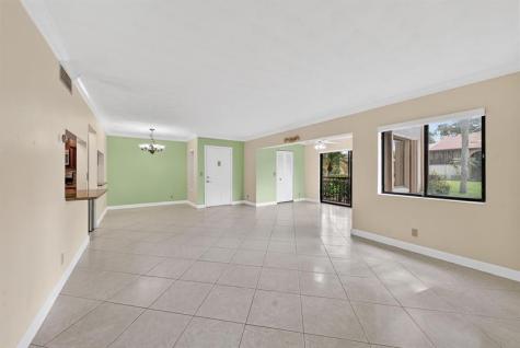 526 Shady Pine Way Greenacres FL 33415