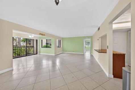 526 Shady Pine Way Greenacres FL 33415
