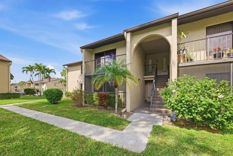 526 Shady Pine Way Greenacres FL 33415