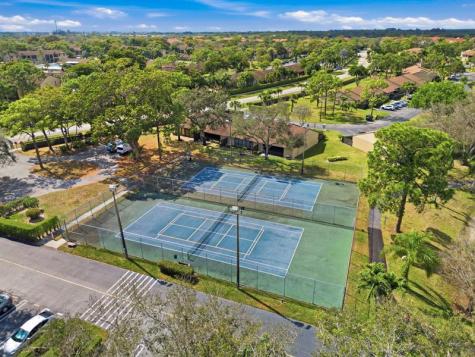 526 Shady Pine Way Greenacres FL 33415