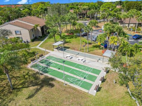 526 Shady Pine Way Greenacres FL 33415