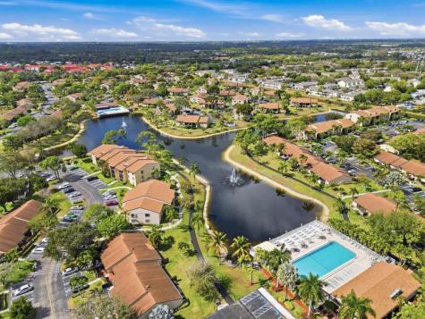 526 Shady Pine Way Greenacres FL 33415