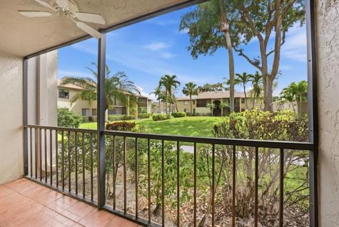 526 Shady Pine Way Greenacres FL 33415