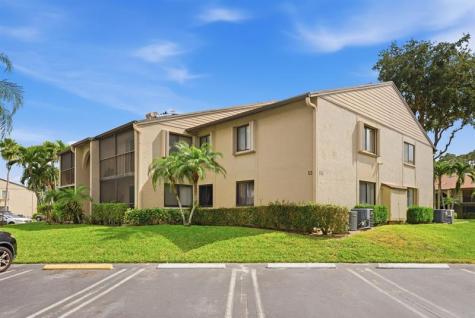 526 Shady Pine Way Greenacres FL 33415