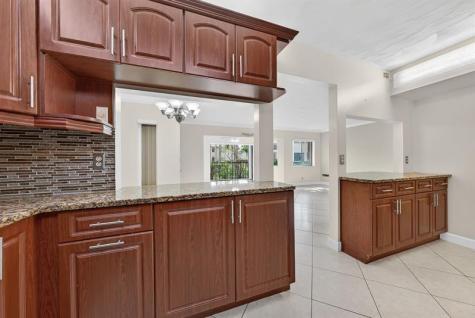 526 Shady Pine Way Greenacres FL 33415