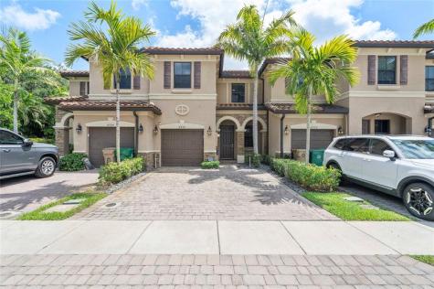 4990 Loebner Terrace Davie FL 33314