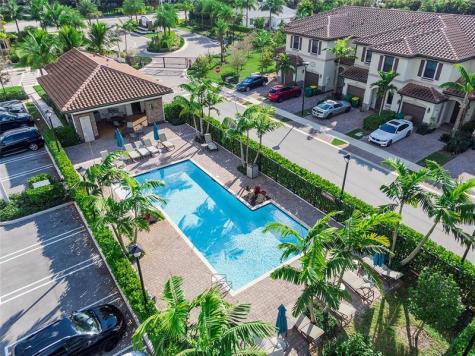 4990 Loebner Terrace Davie FL 33314