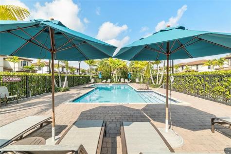 4990 Loebner Terrace Davie FL 33314