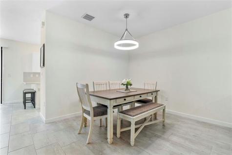 4990 Loebner Terrace Davie FL 33314