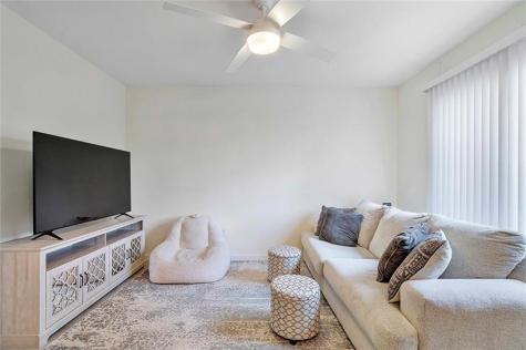 4990 Loebner Terrace Davie FL 33314