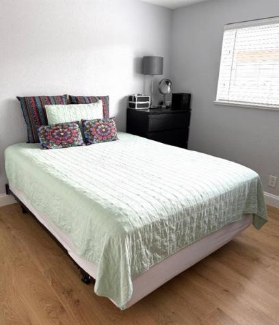 2715 NE 49th Street Fort Lauderdale FL 33308