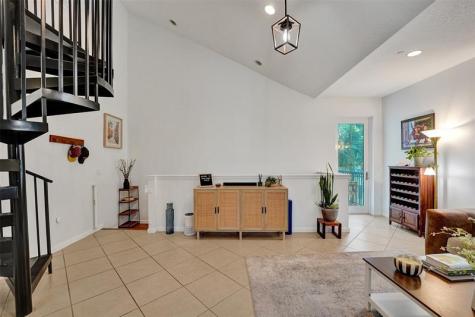 2977 St John Drive Hollywood FL 33024
