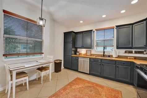 2977 St John Drive Hollywood FL 33024