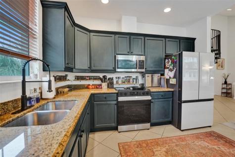 2977 St John Drive Hollywood FL 33024