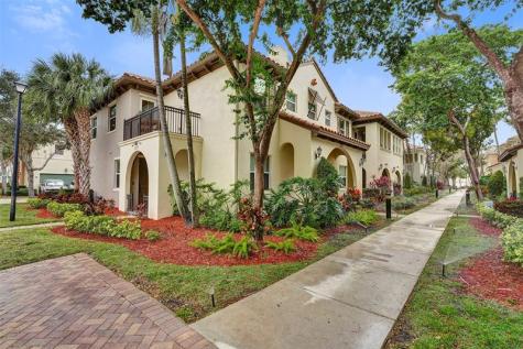 2977 St John Drive Hollywood FL 33024