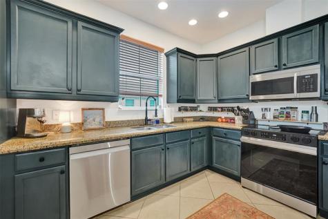 2977 St John Drive Hollywood FL 33024