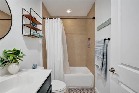 2977 St John Drive Hollywood FL 33024