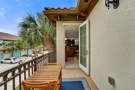 2977 St John Drive Hollywood FL 33024