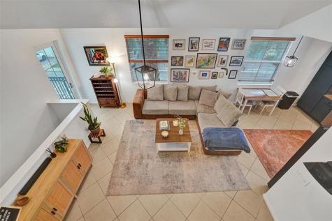 2977 St John Drive Hollywood FL 33024