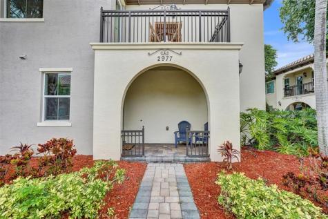 2977 St John Drive Hollywood FL 33024