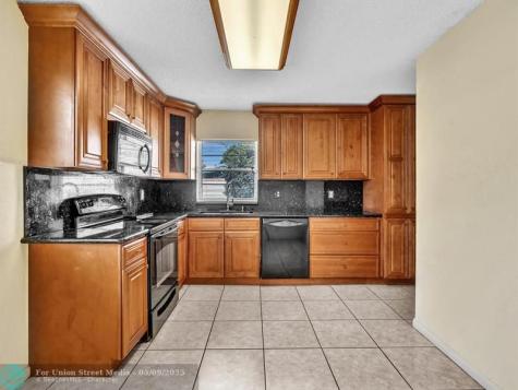 8957 NW 23rd Street Coral Springs FL 33065