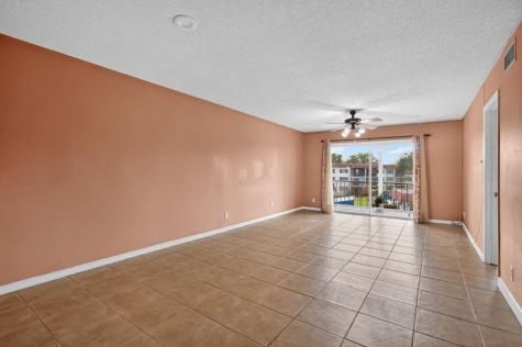 9410 N Hollybrook Lake Drive Pembroke Pines FL 33025