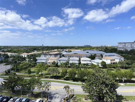 4330 Hillcrest Drive Hollywood FL 33021