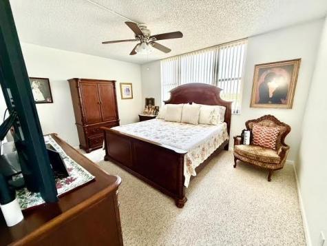 4330 Hillcrest Drive Hollywood FL 33021
