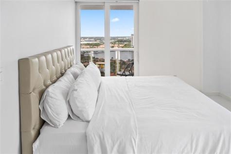 20505 E Country Club Drive Aventura FL 33180