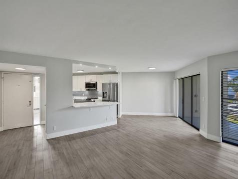 5851 E Camino Del Sol Boca Raton FL 33433