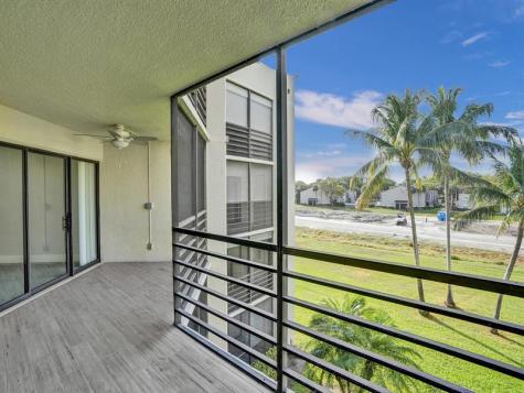 5851 E Camino Del Sol Boca Raton FL 33433
