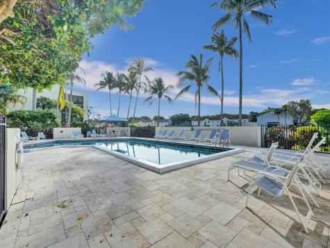 5851 E Camino Del Sol Boca Raton FL 33433