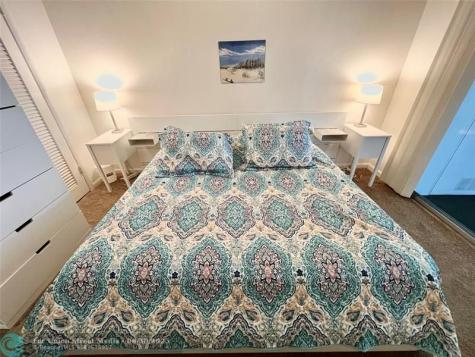 105 Oakridge I Deerfield Beach FL 33442