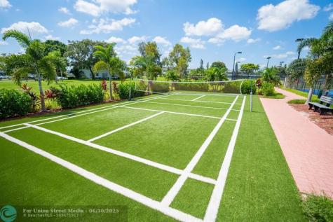 105 Oakridge I Deerfield Beach FL 33442