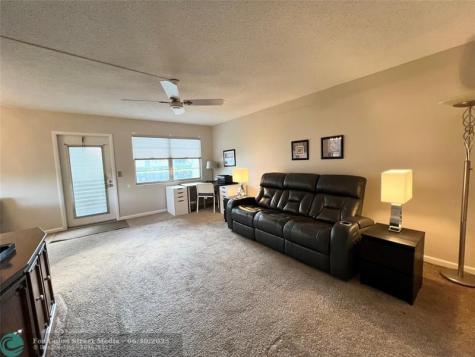 105 Oakridge I Deerfield Beach FL 33442