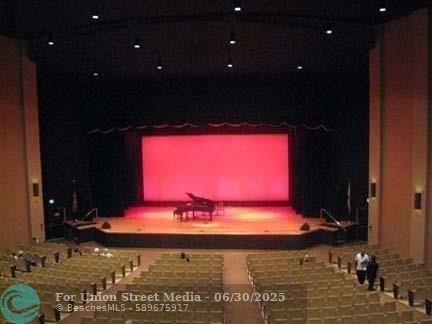 105 Oakridge I Deerfield Beach FL 33442