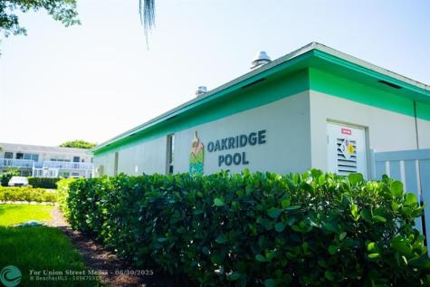105 Oakridge I Deerfield Beach FL 33442